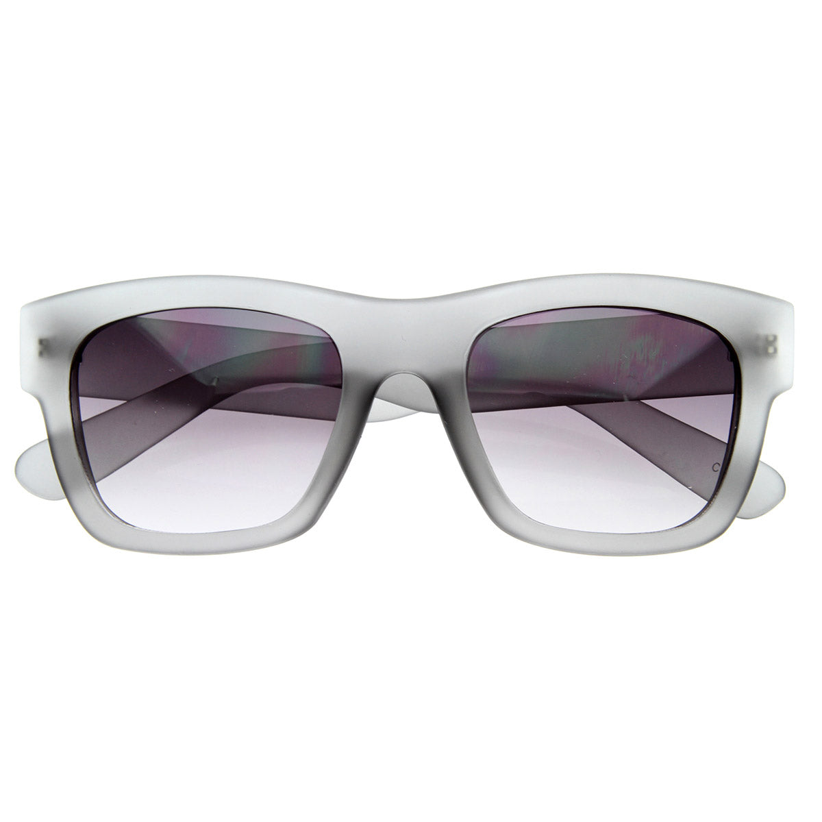 Gafas de sol de montura de cuerno atrevida con acabado suave inspiradas en el diseñador de moda hípster