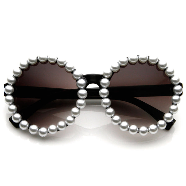 ROUND-FRAME SUNGLASSES WITH PEARLY PRINCESS CHAIN –