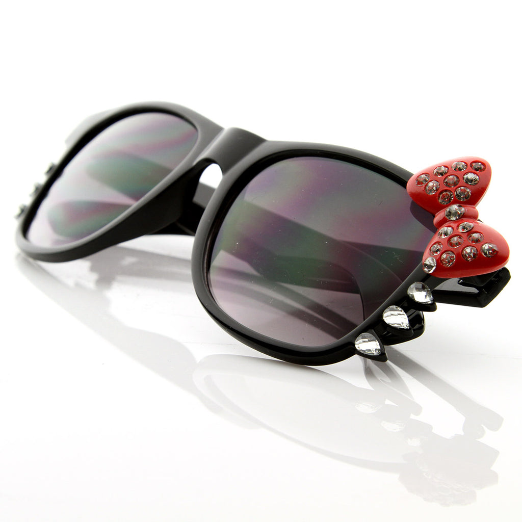 Black Red-Bow White Stones