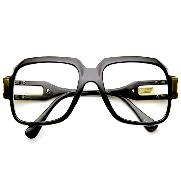 lenshop on X: The glossy black frame and a V-shaped gold brow