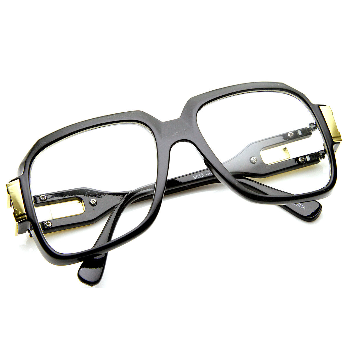 lenshop on X: The glossy black frame and a V-shaped gold brow