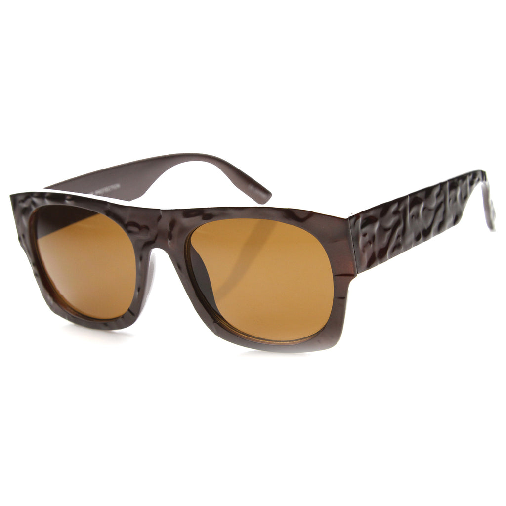 Shiny Brown / Brown