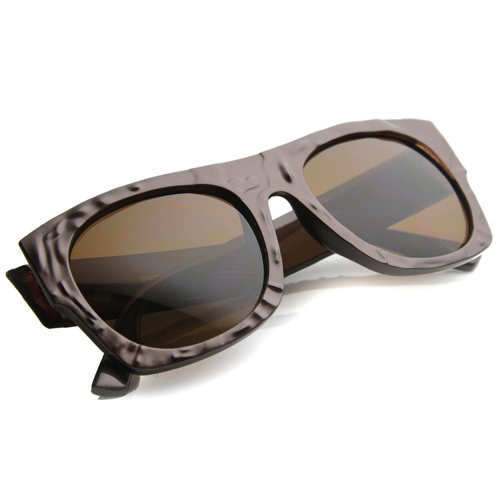 Shiny Brown / Brown