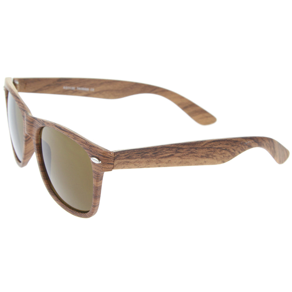 Light-Wood / Brown