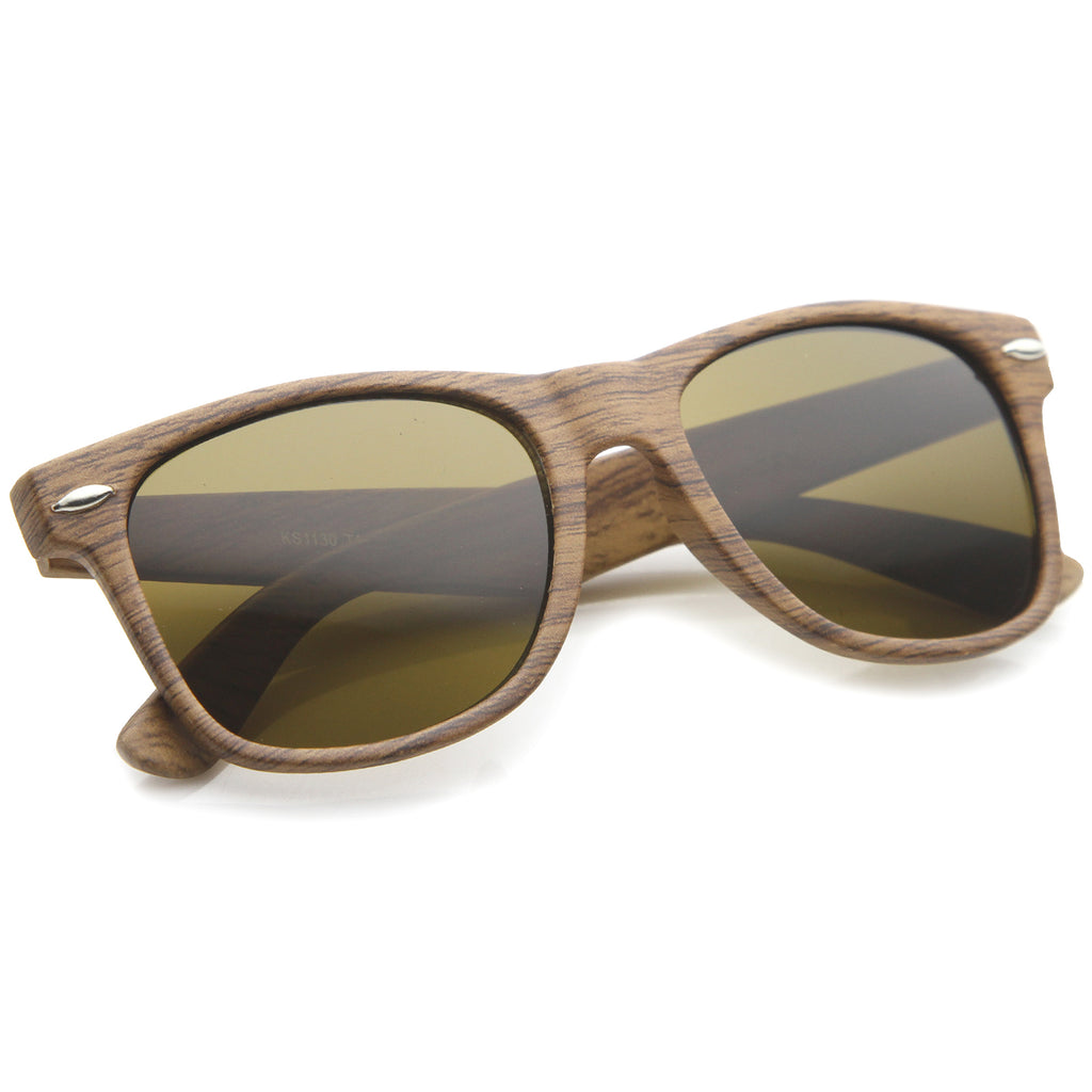 Light-Wood / Brown