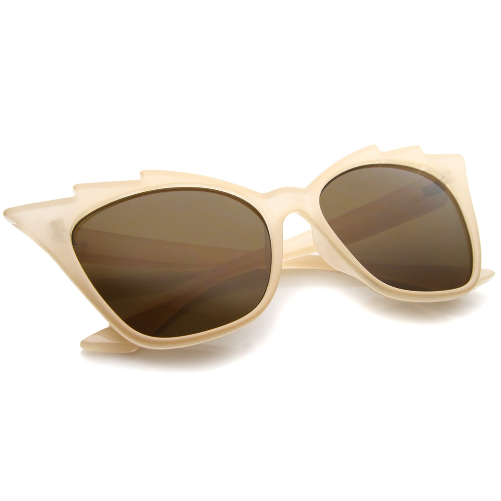 Cream / Brown