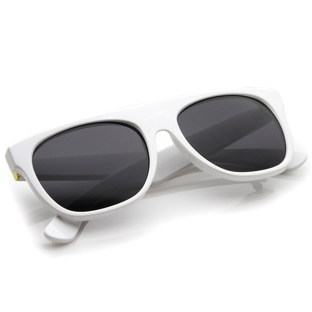 Shiny White / Smoke